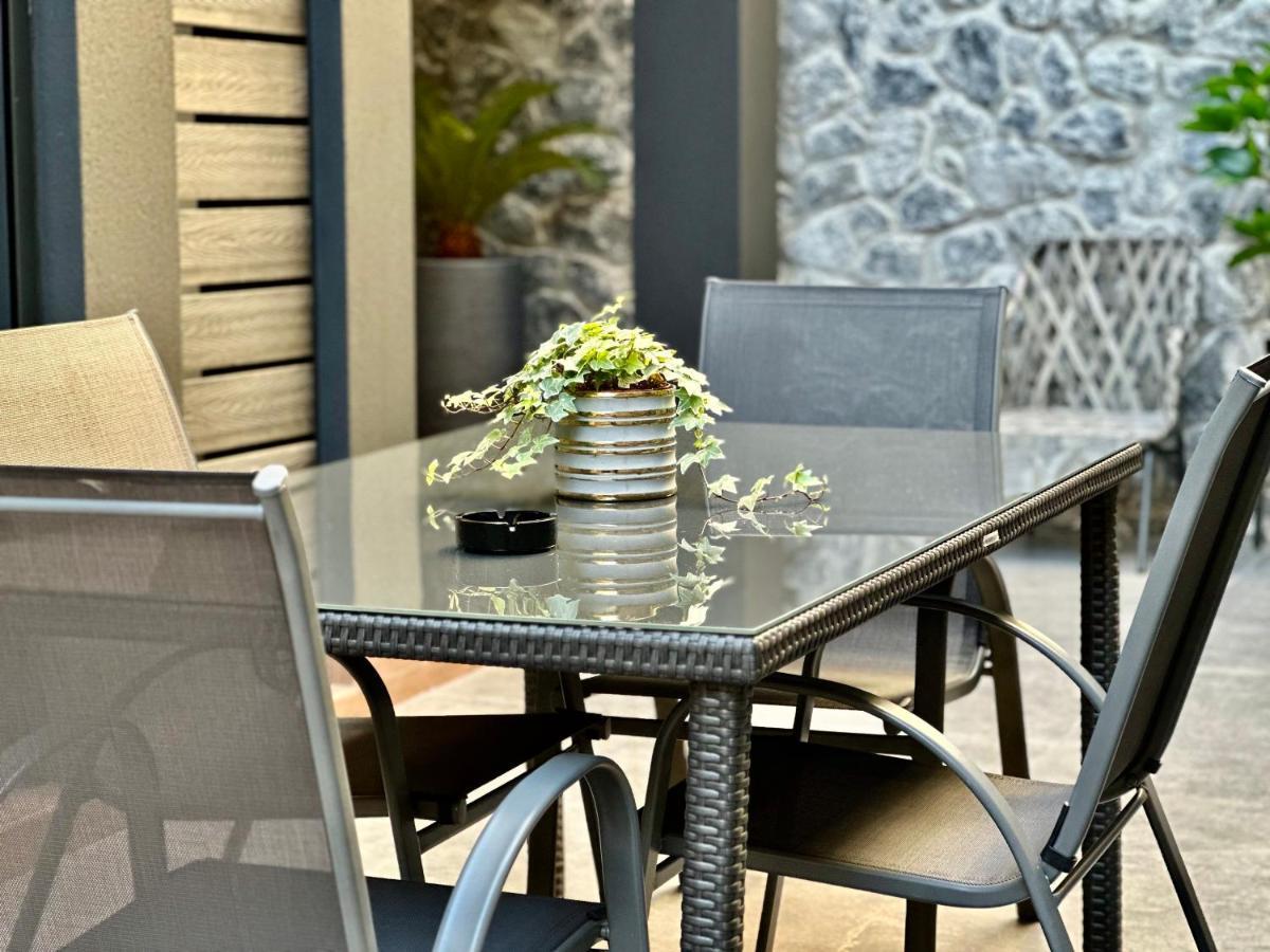 T&T Luxury Apartments - Rooftop Jacuzzi Athens Exterior photo